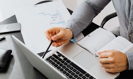 Jak wyliczane jest średniomiesięczne saldo rachunku? Wzór i przykład obliczenia