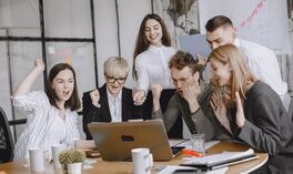 Crowdfunding, czyli finansowanie społecznościowe. Jak działa, jakie są jego rodzaje i platformy w Polsce?