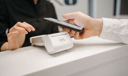 Sprawdź, które konto osobiste przynosi najwięcej korzyści na co dzień i w podróży