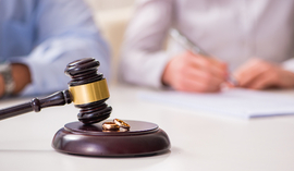 Kredyt hipoteczny a rozwód. Jak spłacać kredyt po zakończeniu małżeństwa?