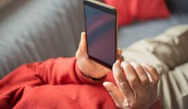 Coraz więcej spraw podatkowych można załatwić z telefonu. Skarbówka dodała nowe funkcje