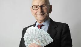 Dodatek z ZUS dla rencistów podwyższony! Od 1 marca wynosi aż 656 zł