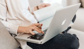 UOKiK ukarał popularny serwis do CV. Opłaty pojawiały się dopiero na końcu