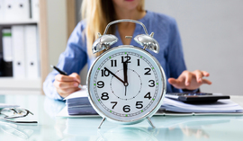 Wakacje kredytowe Alior Bank 2025. Jak zawiesić spłatę kredytu?