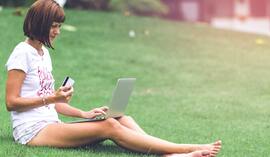 Płacisz kartą w internecie? O tym musisz pamiętać!