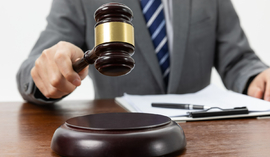 Aukcje komornicze – jak działają i jak na nich inwestować?