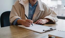 Długi Polaków w ciągu roku wzrosły o blisko 3,5 mld zł. Jednocześnie spadła liczba dłużników