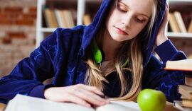 Jak bezpiecznie inwestować pieniądze na studia wyższe dziecka?