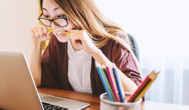 KSeF zmienia zasady dla freelancerów. Przy zleceniach powyżej 5000 zł płatność może utknąć