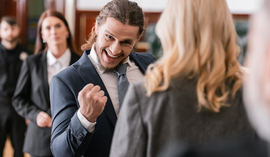 To już 10 lat po „czarnym czwartku”. A frankowicze wciąż szturmują sądy i triumfują nad bankami