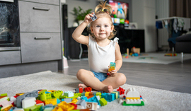 Rodzice dostają nawet 1900 zł na dziecko. Gdzie się zgłosić po dodatkowe pieniądze z ZUS?