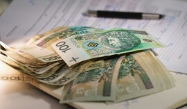 Zasiłek dla bezrobotnych w górę. Niektórzy dostaną ponad 2140 zł