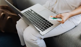 Ranking kart kredytowych premium, które przydadzą się na co dzień i w podróży