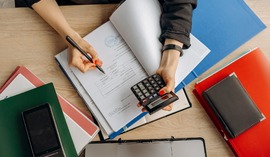 Restrukturyzacja czy konsolidacja. Na co się zdecydować?