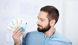 Euro w dół! Złoty zyskuje, a eksperci komentują przyszłość waluty