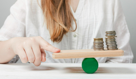 Oprocentowanie zmienne – co to jest i jak działa w kredycie hipotecznym i gotówkowym?