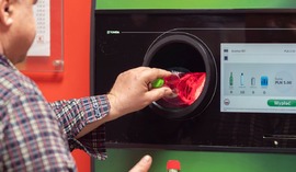 Koniec papierowych kuponów. Kaucja za butelki wróci prosto na kartę