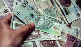 Ile trzeba mieć na lokacie, żeby dostawać 500 zł miesięcznie? Wyliczenia mogą zaskoczyć
