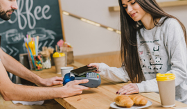 Rodzaje płatności pozagotówkowych – jak płacić za zakupy?