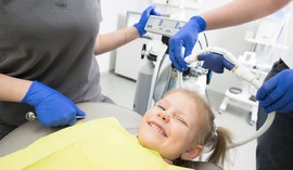 Więcej usług u dentysty za darmo! NFZ rozszerza pakiet refundacji. Rodzice będą zadowoleni