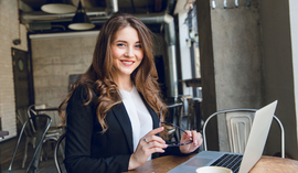 Zaskakujący trend na rynku kredytów: gotówkowe biją rekordy, ratalne tracą popularność