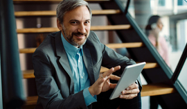 Prezesi banków zarabiają fortunę, a klienci płacą wysokie raty!