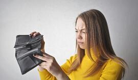 Bankomaty znikają z Polski! Czy gotówka odejdzie do historii?