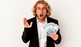 Dolar nadal powyżej 4 zł! Dlaczego nie tanieje tak jak euro?