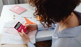 Możesz przepłacić nawet 12 tys. zł. Różnice między ofertami kredytów są ogromne