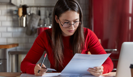 Mądre zarządzanie domowym budżetem, czyli jak ważne jest dobre konto osobiste