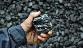 Masz piec na węgiel? W tym roku wreszcie zaoszczędzisz! Ceny węgla 2025