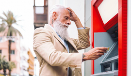 Karta utknęła w bankomacie? Te 5 kroków pomoże ci ją odzyskać!