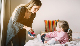 Dofinansowanie do niani. Ile wynosi i jak się o nie ubiegać?