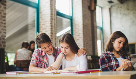 Kredyt studencki w 2025 – ile wynosi, kto może go dostać i czy się opłaca?