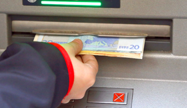 Jakie są dzienne limity wypłat z bankomatu w różnych bankach?