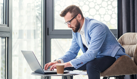 Odwieszenie działalności gospodarczej. Czy można wznowić działalność gospodarczą przez Internet?