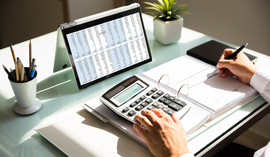 Ile trzeba zarabiać, żeby dostać 400 tys. zł kredytu?