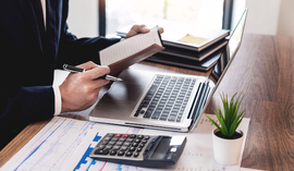 Jakie zarobki potrzebne do kredytu 40 tys. zł? Sprawdź raty!