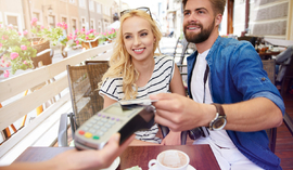 Czy gotówka zniknie z obiegu? Polacy jasno stawiają sprawę!
