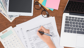 ZUS przedsiębiorcy 2025: ile wynoszą składki i jak je policzyć?