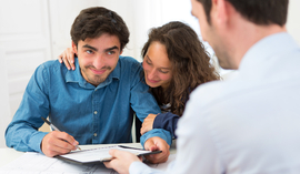 Umowa rezerwacyjna domu i mieszkania. Jak się ma do przedwstępnej i deweloperskiej?