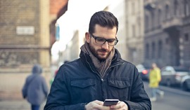 Fiskus potwierdza: zakup telefonu można odliczyć od podatku. Jest jeden haczyk