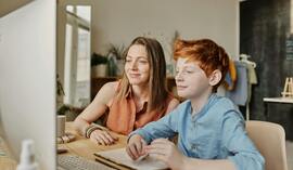 Wrzesień dla rodziców jest miesiącem wydatków. Jak zadbać o domowy budżet?