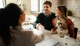 Czym jest ubezpieczenie niskiego wkładu własnego i ile kosztuje?