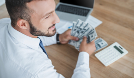 Polacy wpłacają miliardy na obligacje skarbowe. Upodobali sobie jeden rodzaj