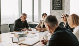 80–90 proc. majątku w jednej firmie? UniCredit ostrzega przed koncentracją