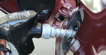 Tankowanie znów boli. Diesel balansuje na granicy 7 zł za litr