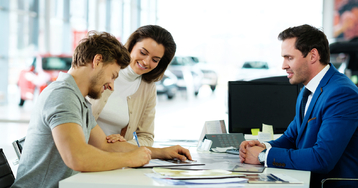 Leasing czy kredyt na samochód? Porównanie wad i zalet sposobów finansowania samochodu