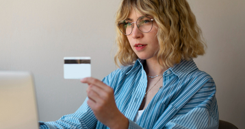 Jak zmienić PIN do karty? Praktyczny poradnik krok po kroku