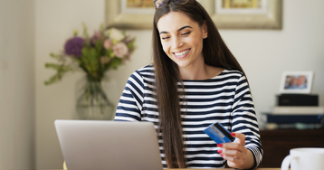 Konto dla młodych w Banku Pekao z aplikacją PeoPay i premią do 400 zł. Tak bank zachęca młodych do zadbania o swoje finanse